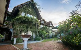 The Bala'S Holiday Chalet